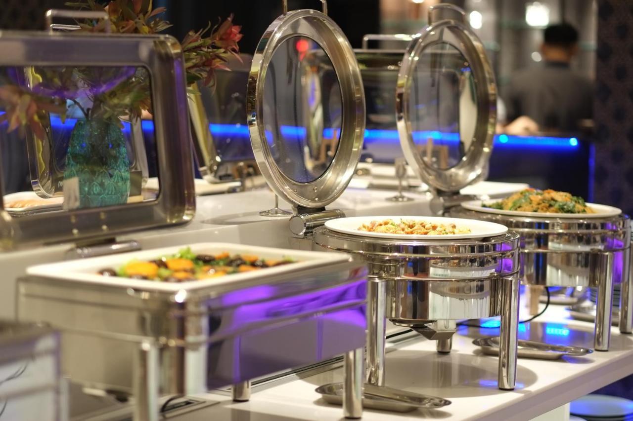 Bizotel Premier Hotel & Residence Bangkok Dış mekan fotoğraf
